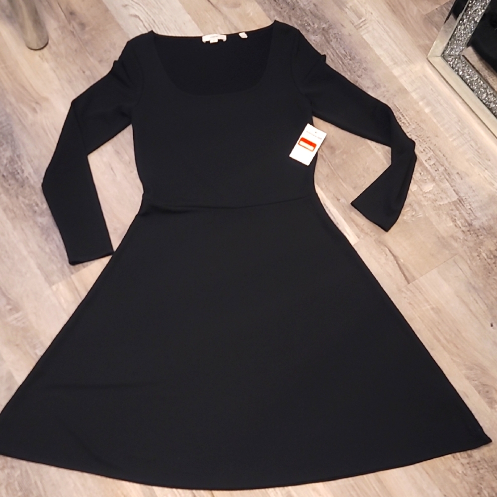VINCE Elegant Black Long Sleeve Dress